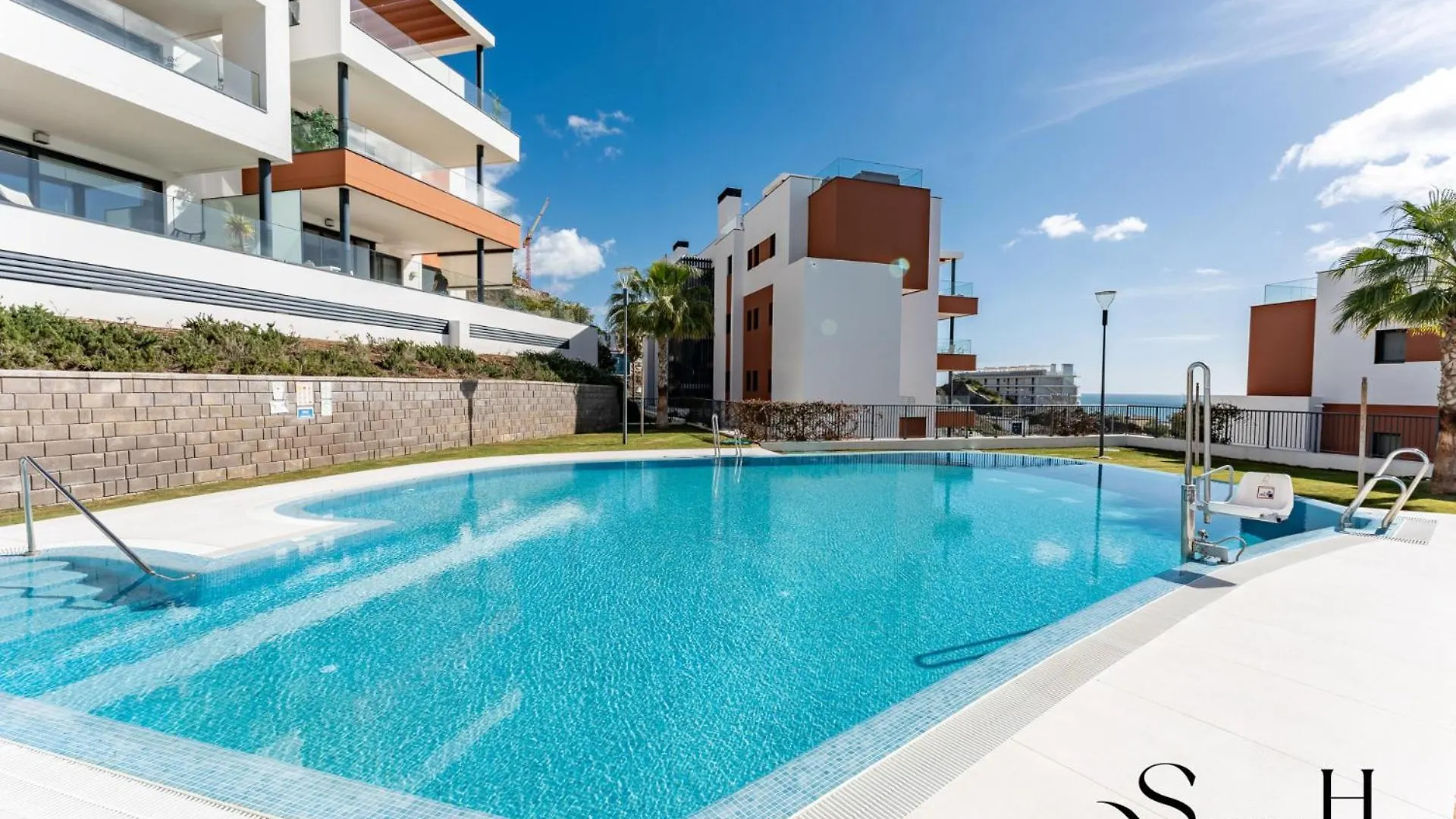 Luxury Beach Escape With Pools, Gym & Sauna Fuengirola 0*,  Spain