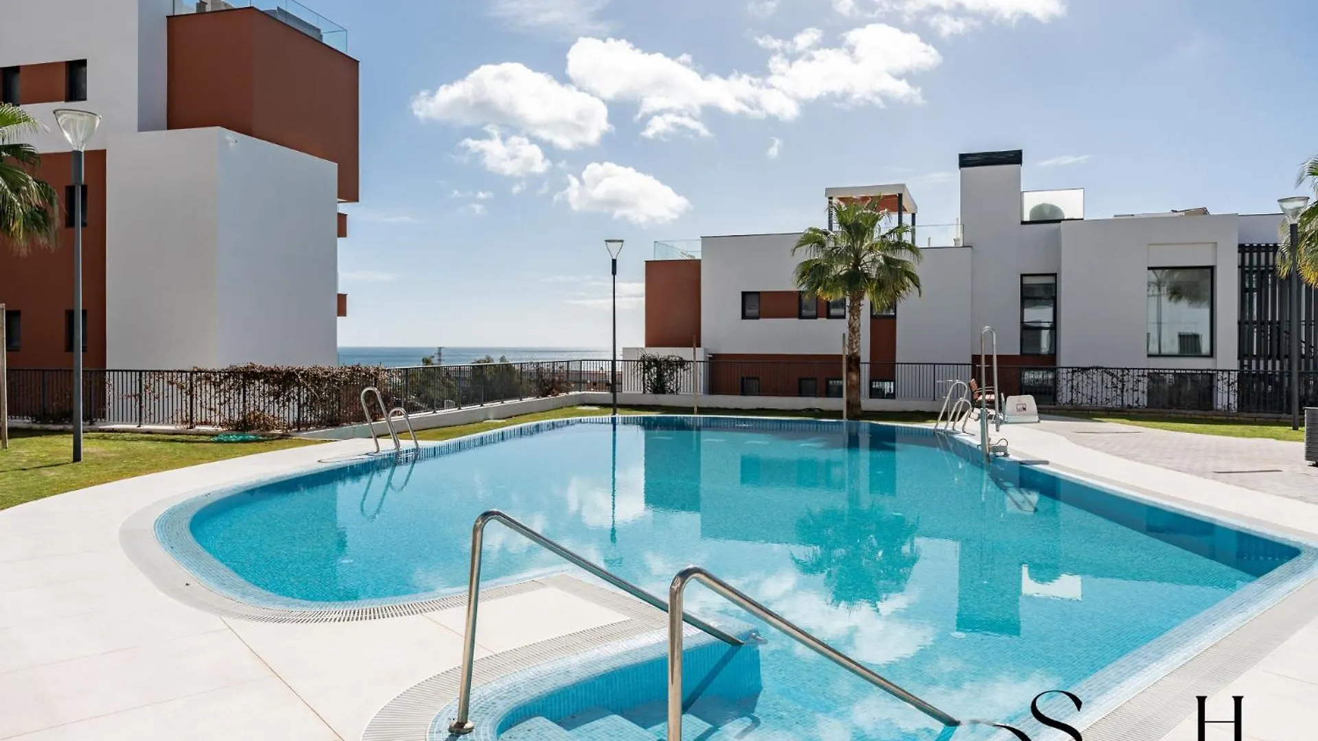 Luxury Beach Escape With Pools, Gym & Sauna Fuengirola 0*,  Spain