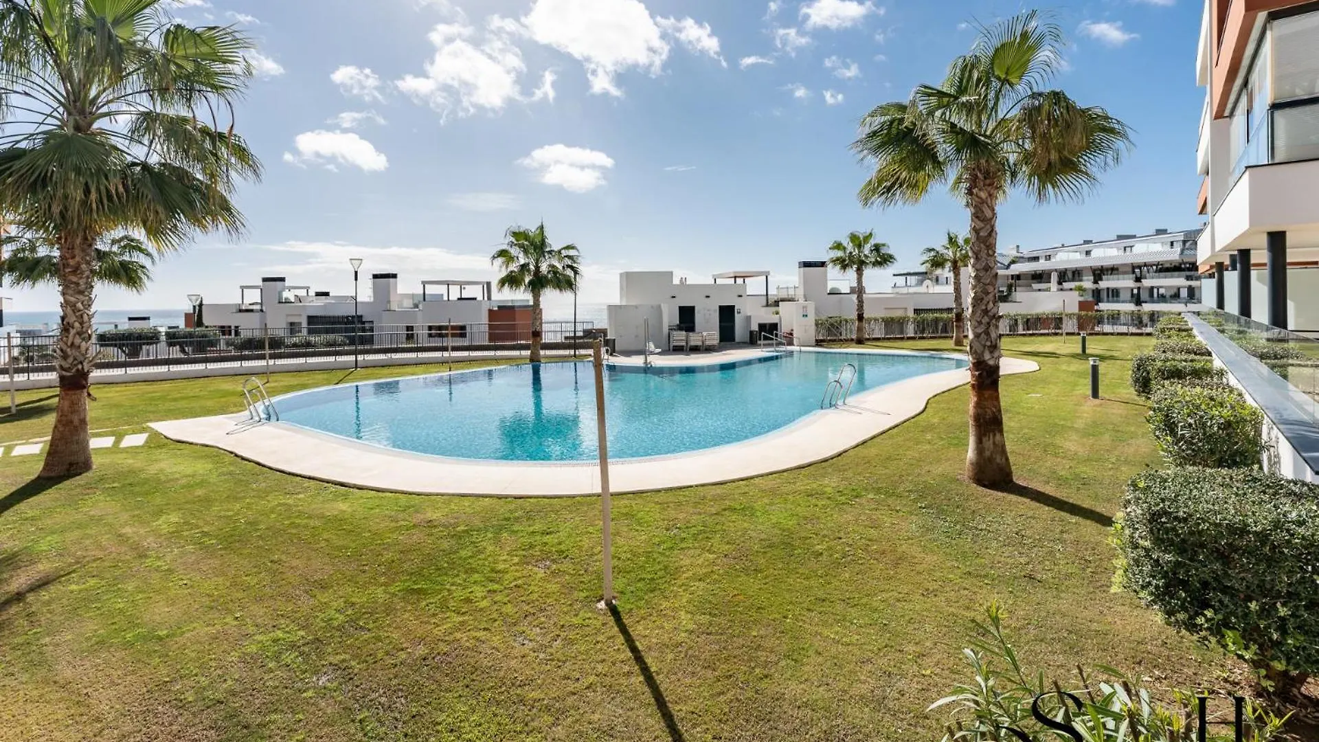 Luxury Beach Escape With Pools, Gym & Sauna Fuengirola Apartment