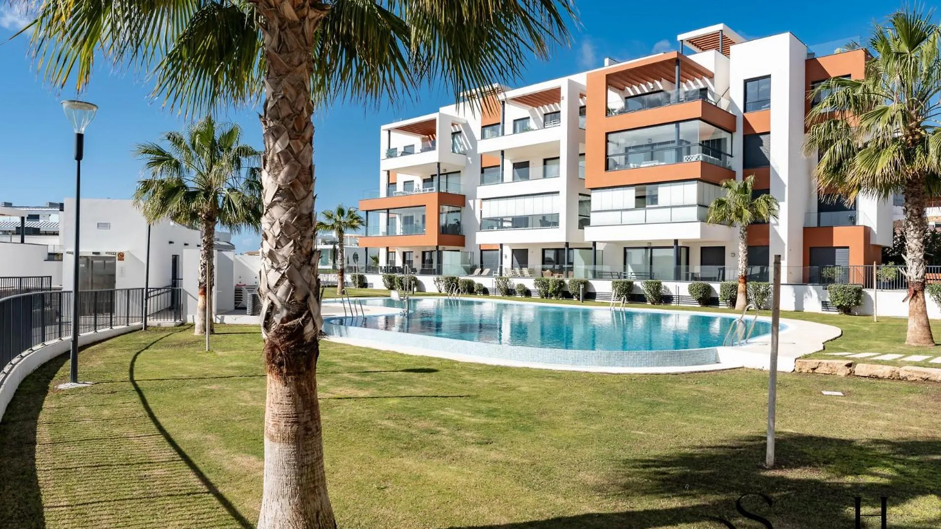 Apartment Luxury Beach Escape With Pools, Gym & Sauna Fuengirola Spain