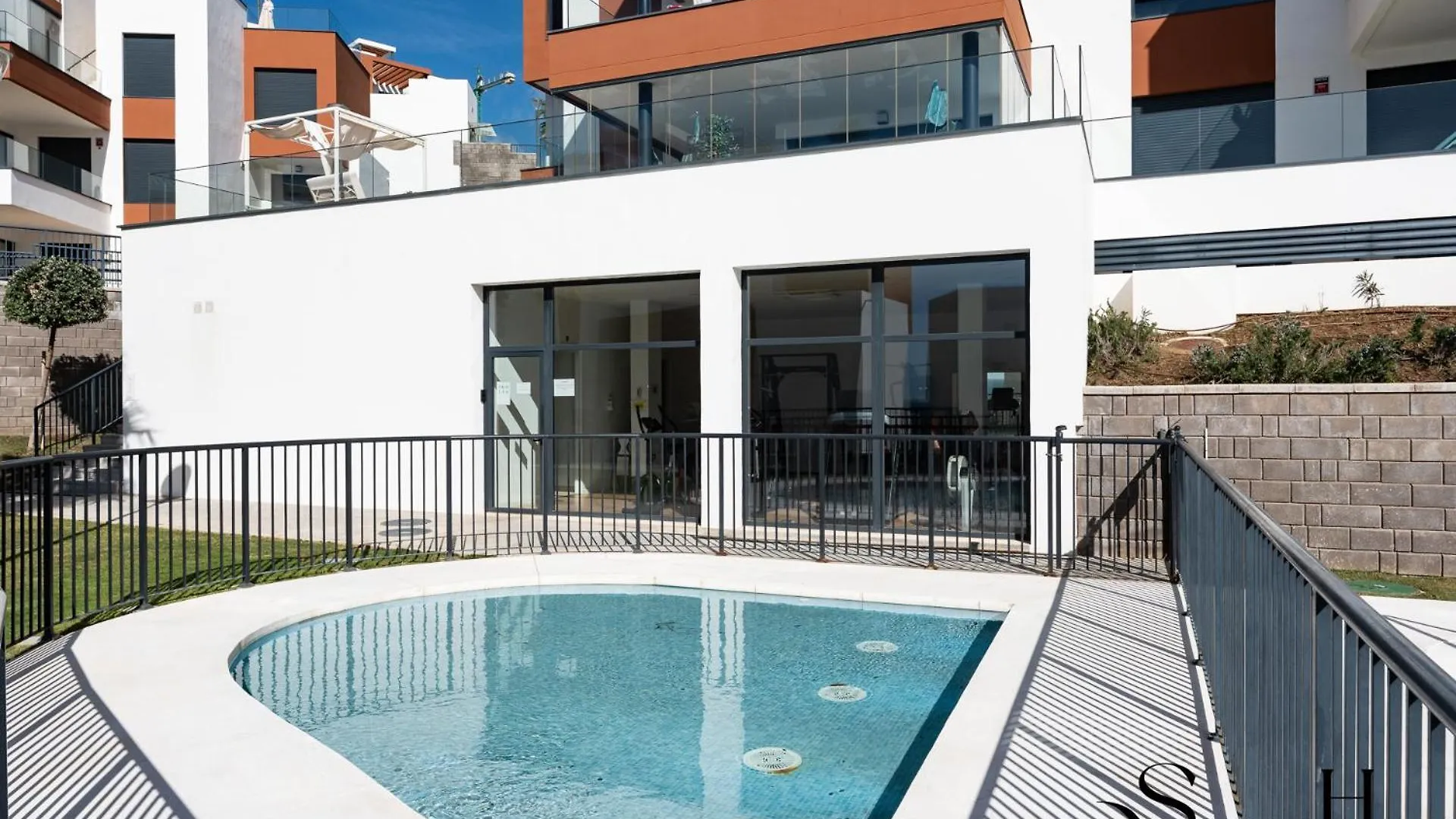 Luxury Beach Escape With Pools, Gym & Sauna Fuengirola