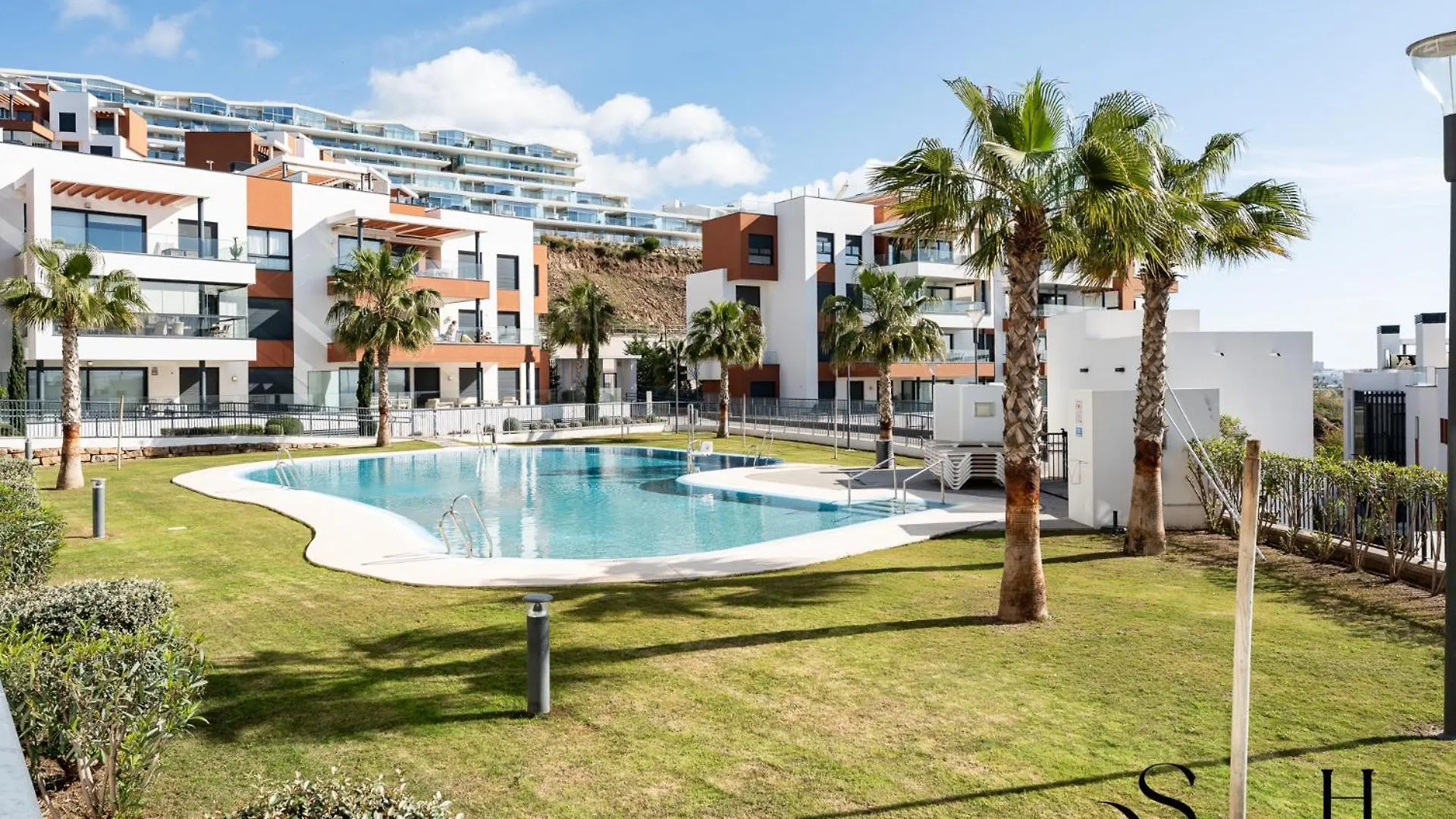 Luxury Beach Escape With Pools, Gym & Sauna Fuengirola Apartment