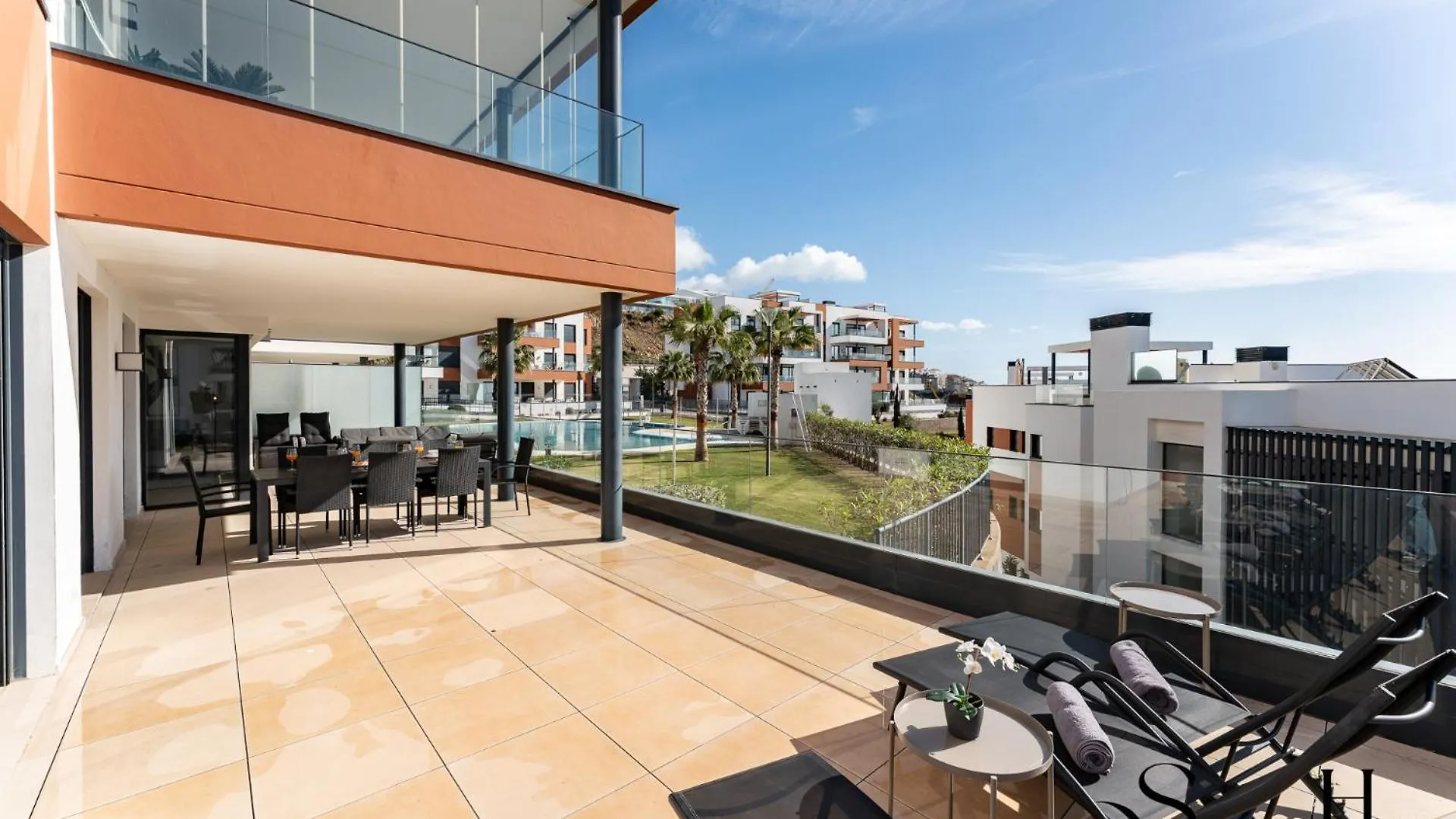 Luxury Beach Escape With Pools, Gym & Sauna Fuengirola Spain